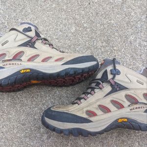 Women's Merrell Stone Hiking Trail Boots Size 9.5